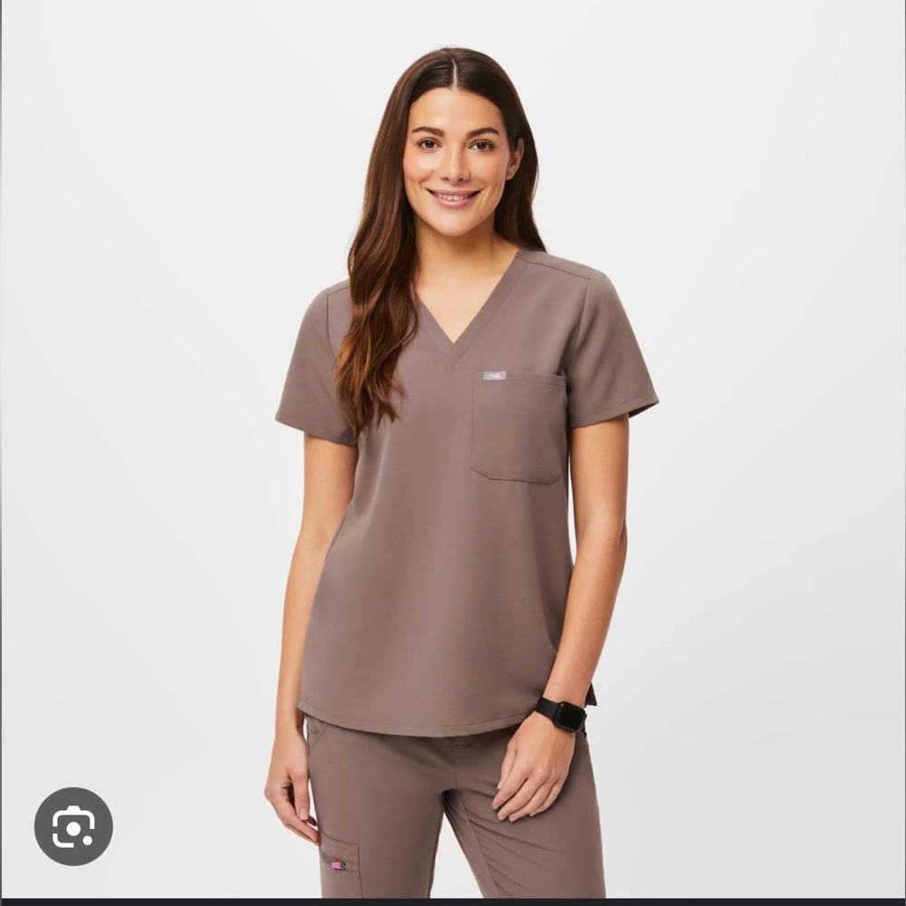 Figs scrub set in smokey taupe